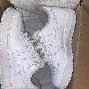 Comes with box only wear shoes twice